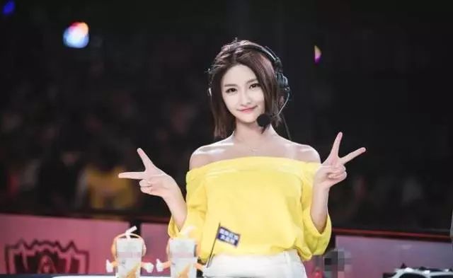 笑笑直言网络主播行业不景气，西卡:但是孙哥帮我开工资很可怕